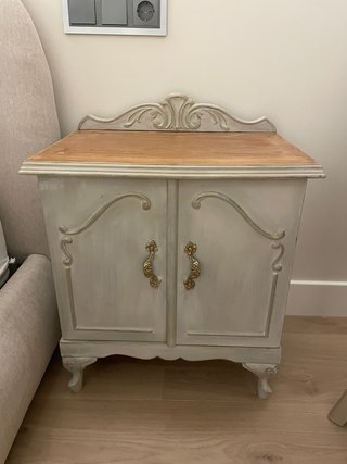 Mesita de noche restaurada madera