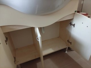 Mobile bagno con lavandino