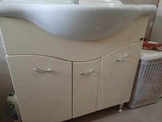 Mobile bagno con lavandino