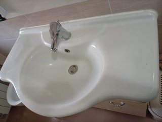 Mobile bagno con lavandino
