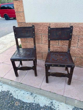 Sillas antiguas madera y cuero siglo XX