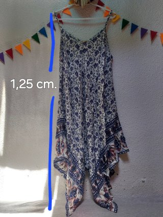 Mono largo con estampado floral y elefantes