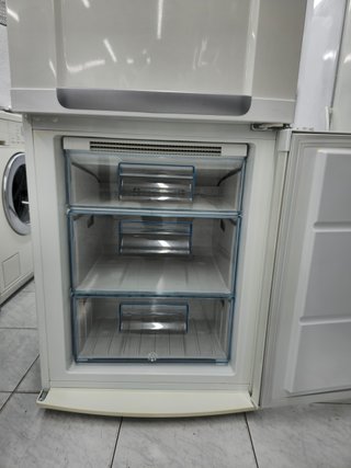 Nevera marca ELECTROLUX