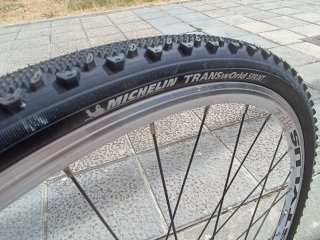 Bicicleta híbrida BH Touring 24V