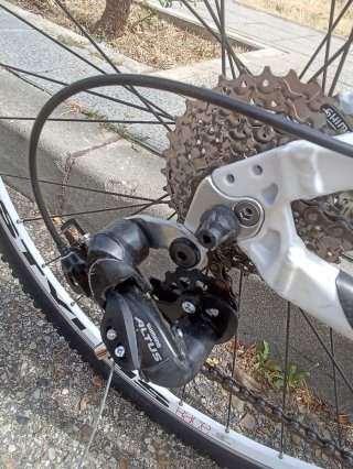 Bicicleta híbrida BH Touring 24V