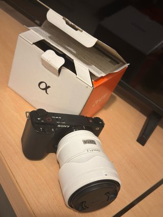 Sony ZVE-10 + Objetivo Sirui 35mm F1.2