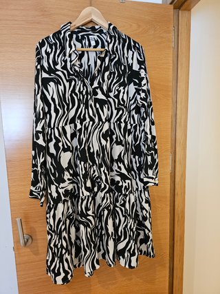 Lote 3 vestidos cortos
