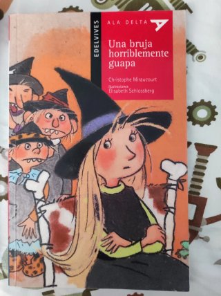 Libro Unas bruja horriblemente guapa