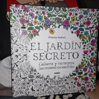 El jardín secreto: Colorea y encuentra los teso...