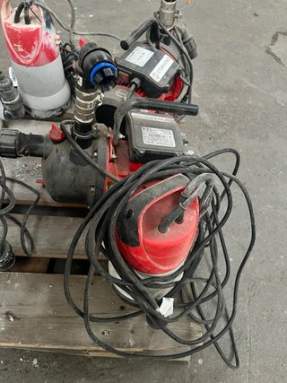 Lote bombas y motores de agua