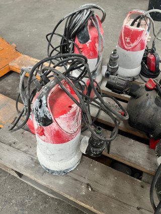 Lote bombas y motores de agua