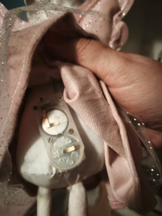 Muñeca Hada Rosa con Alas que se iluminan.