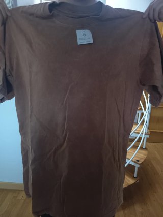 Camiseta marrón