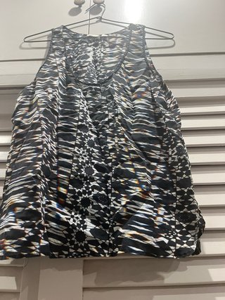 Blusa sin mangas estampada