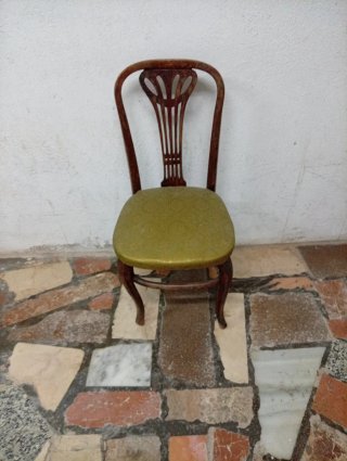 Sillas antiguas estilo modernista