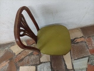 Sillas antiguas estilo modernista