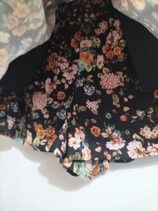 Minifalda-pantalón floral talla S/M