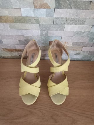Sandalias tacón plataforma MNG amarillas talla 39