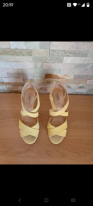 Sandalias tacón plataforma MNG amarillas talla 39