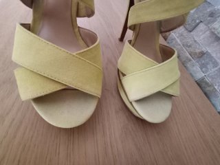 Sandalias tacón plataforma MNG amarillas talla 39