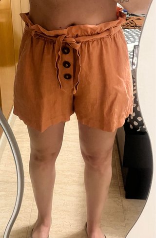 Bermudas de lino color salmón