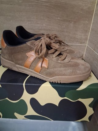 Zapatillas Marrones y Naranja