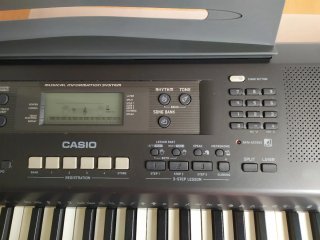 Piano Casio WK-110 76 Teclas