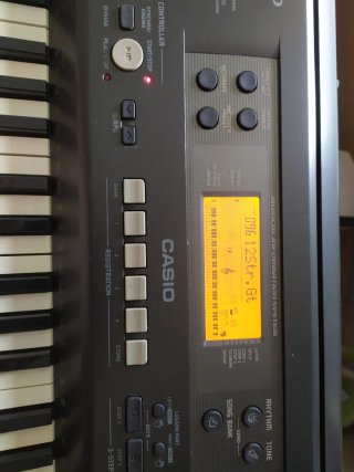 Piano Casio WK-110 76 Teclas
