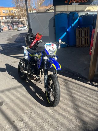 Sherco Supermotard Azul y Blanca