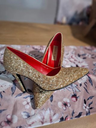 Tacones de fiesta dorados talla 39
