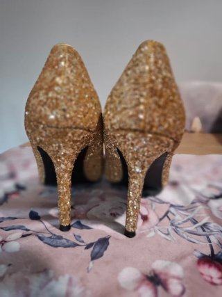 Tacones de fiesta dorados talla 39