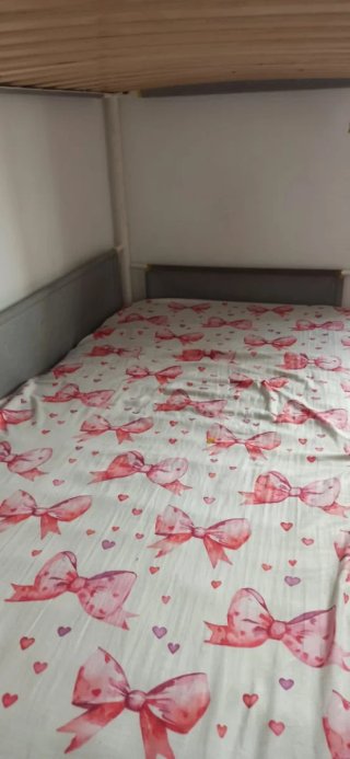 Cama infantil con barrera de seguridad