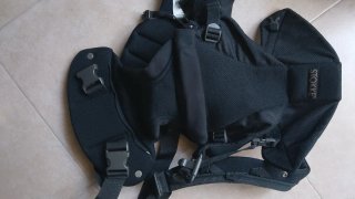 Mochila de porteo STOKKE negra