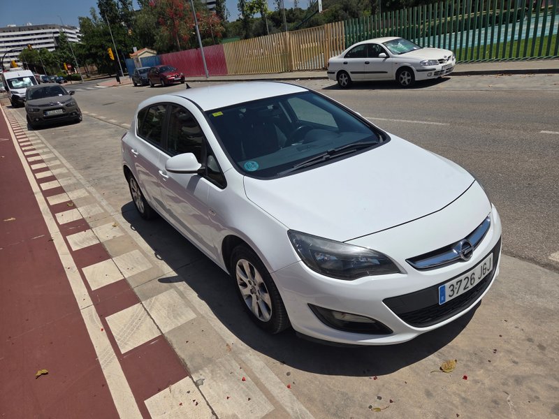 Opel Astra 1.6 CDTI Selective 2015