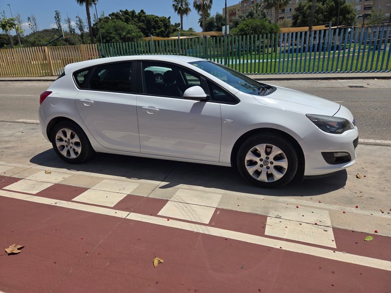 Opel Astra 1.6 CDTI Selective 2015, foto 2
