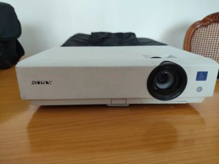 Proyector Sony con mando y bolsa