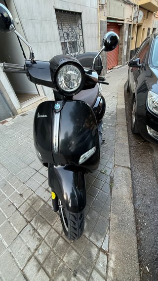 Ciclomotor Eléctrico Vespa Negra