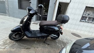 Ciclomotor Eléctrico Vespa Negra