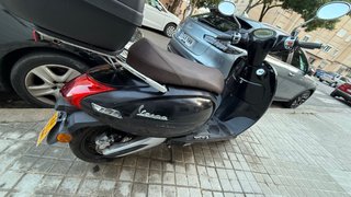 Ciclomotor Eléctrico Vespa Negra