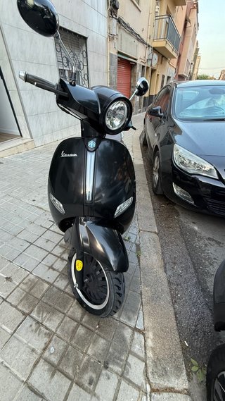 Ciclomotor Eléctrico Vespa Negra