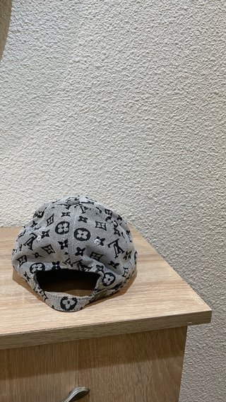 Gorra Louis Vuitton Monogram Gris Negra