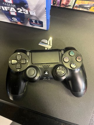 PlayStation 4 Pro 1TB (Impoluta)+ Mando y 2 Juegos