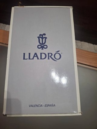 Figura Lladró 1416 "De mi jardín"