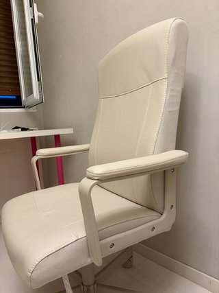 Silla de oficina Ikea beige cuero sintético