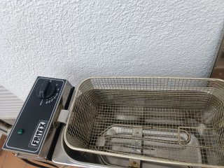 Freidora eléctrica.