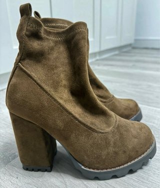 Botines marrones de tacón