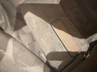 Bolso Michael Kors Beige y Dorado