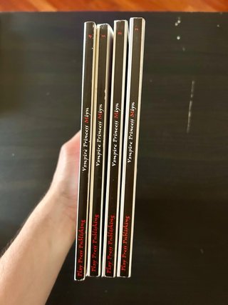 Vendo i primi 4 volumi Del Manga MIYU