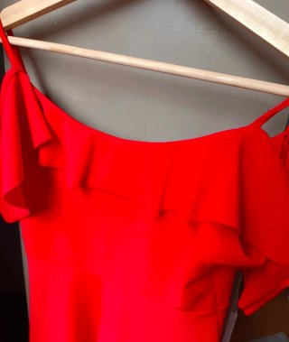 Vestido corto rojo volantes talla S