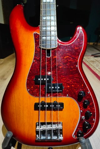 Bajo Marcus Miller Sire P7 Sunburst